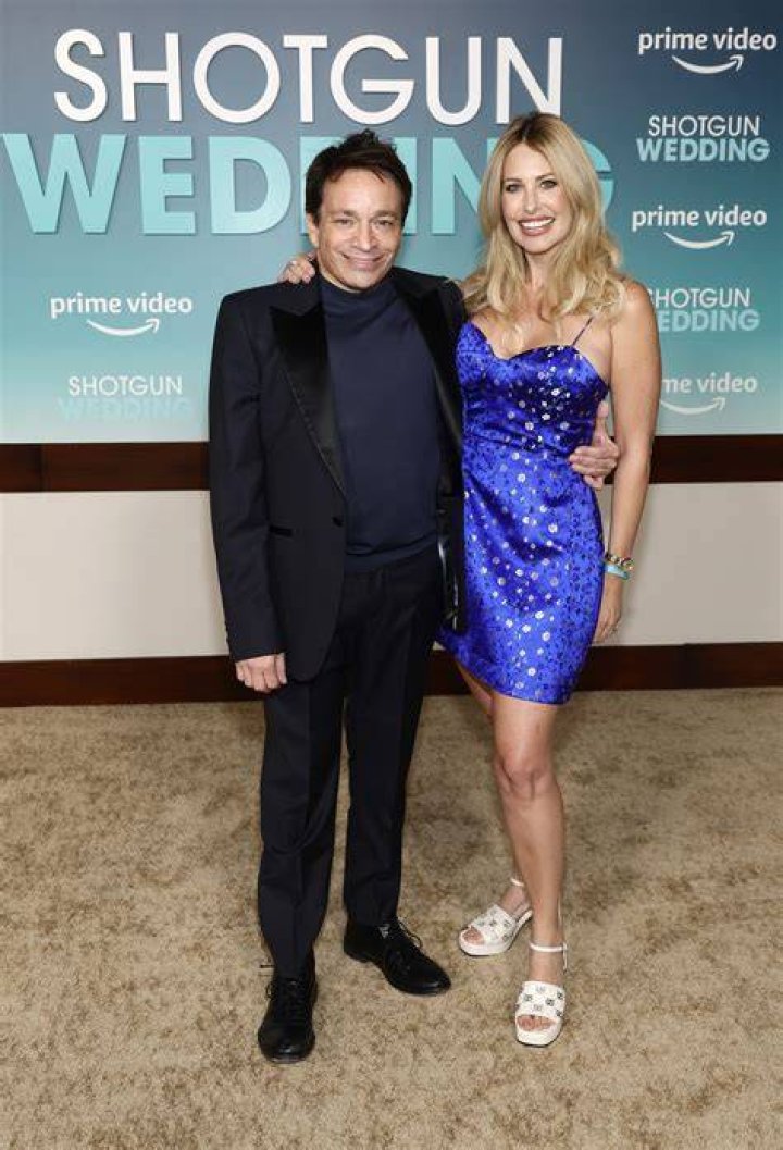 Is Chris Kattan gay?His age, wealth, wife, mother, where is he now?